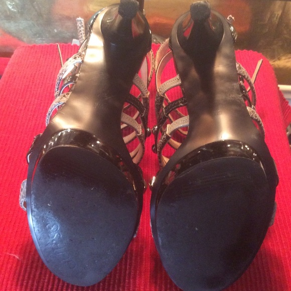 Guess Strappy Platform Heels 61/2 - Picture 7 of 7